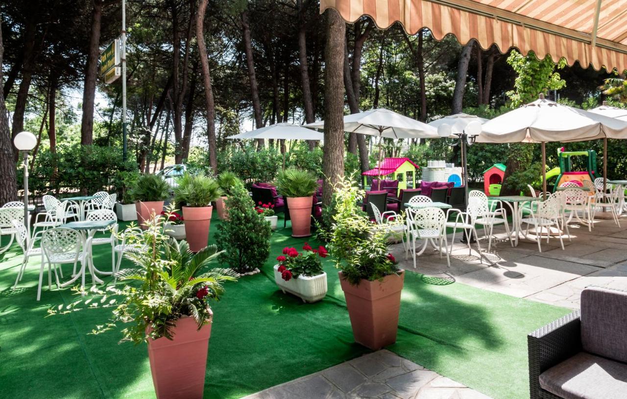 Park Hotel Pineta Cervia Eksteriør bilde